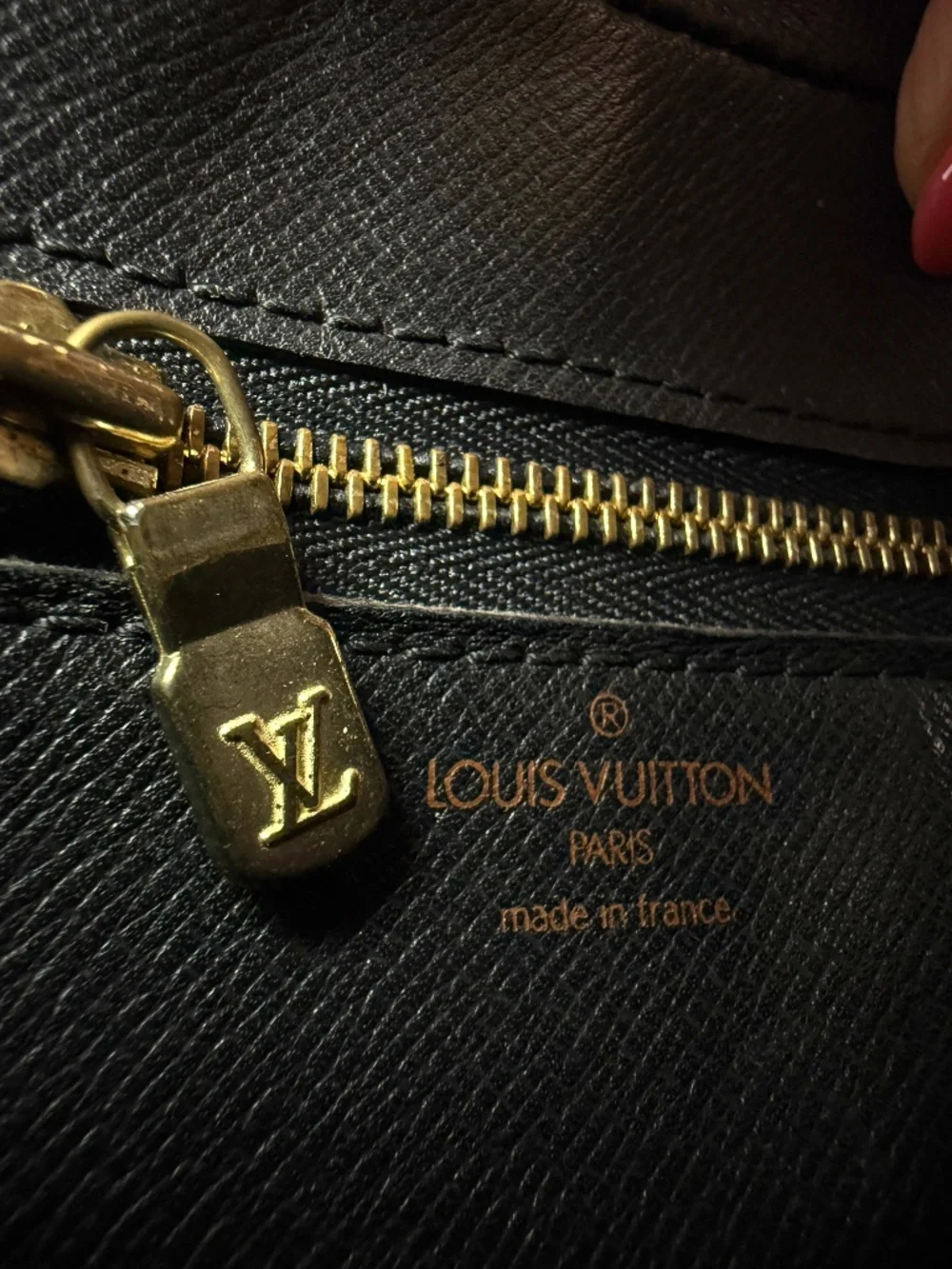 Louis Vuitton Trocadero 24 in Black EPI Leather Crossbody Bag Vintage Authentic